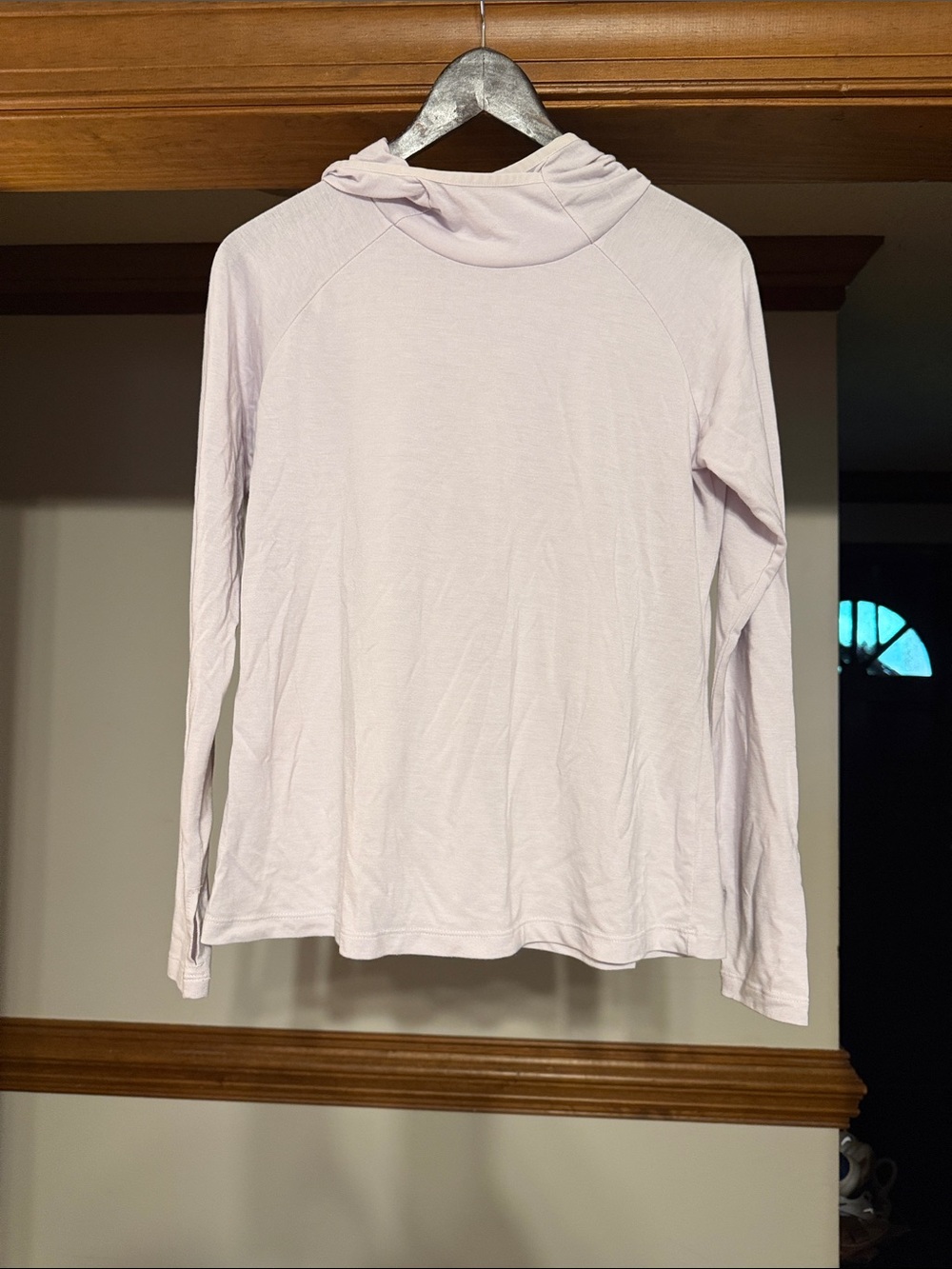 Women's Lightweight Hooded Long-Sleeve Top in Light Lilac